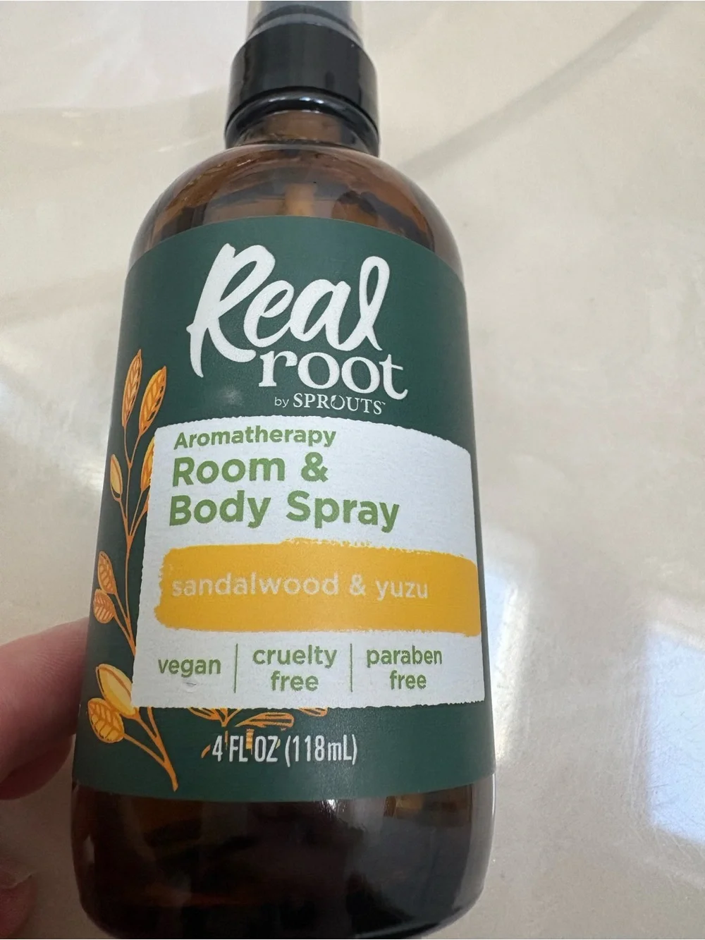 Real Root Sandalwood & Yuzu Room & Body Spray — Green